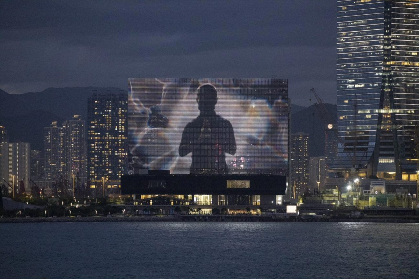 มหาอำนาจด้านงานศิลป์ ‘ฮ่องกง’ ทะยานสู่อนาคตด้วย ‘ดิจิทัลอาร์ต’/ Hong Kong heads into the Future with Digital Art